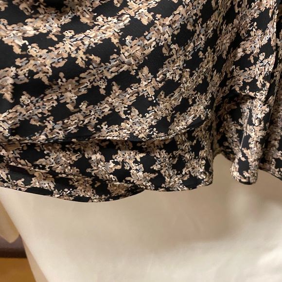 Dress Barn 2-piece suit, tan and black microfiber jacket 3/4 length sleeves. NWT - Picture 4 of 5